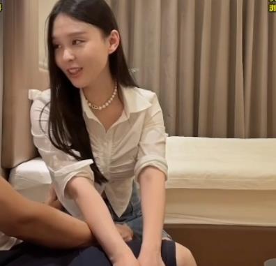 专攻名器具探花《大熊哥》一线天已婚少女