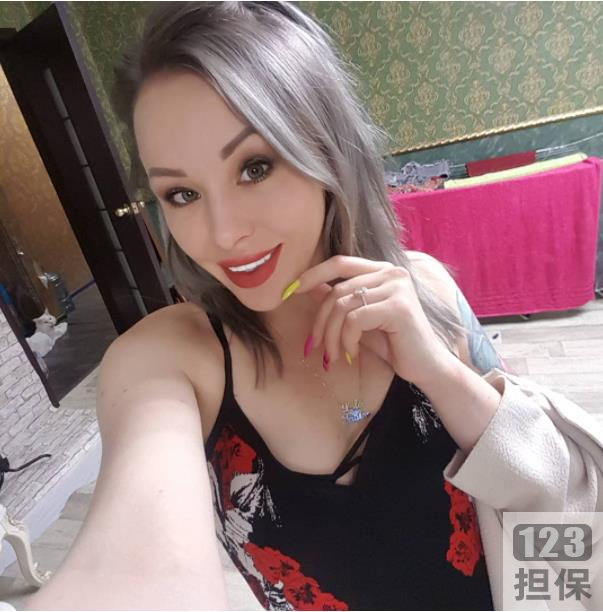 欧美小姐姐《MissAlice》作品