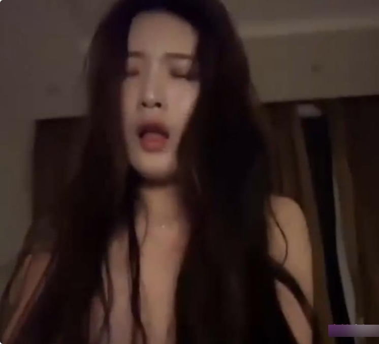 抖音网红赵一菲：从资源16V2.8G到打粑粑演技，一次探索她的经验与魅力