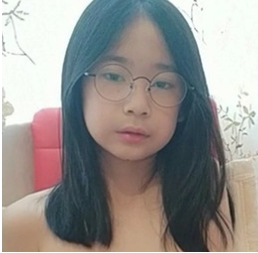 已婚反差少女在街头直击时拿着钞票