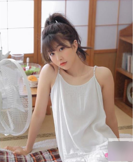 精选美女的小爱同学的作品