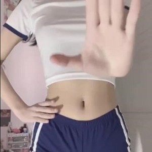 奶熊舞蹈合集：极致完美的舞姿展现，千变万化的舞蹈精灵