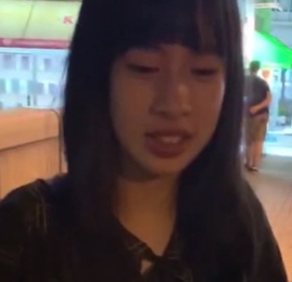 街上奇怪玩具挑逗妹子