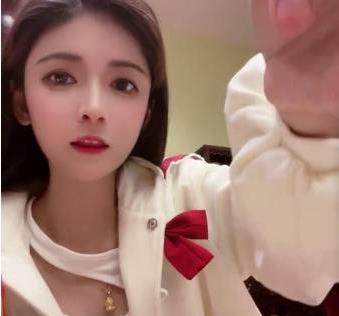 抖音网红美女狗头妹子的最新视频散播