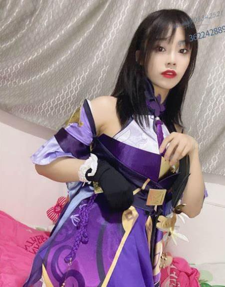 虎牙主播的超级人气、颜值、清纯可爱形象，展现了她童颜与反差婊的特点，这是一部有尺度的罗莉合集。