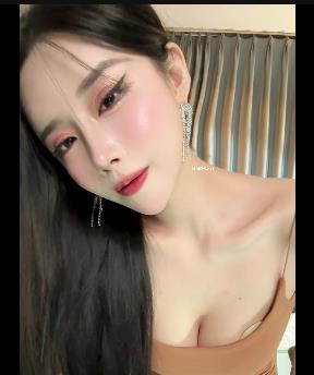 CC小恩雅与S闺蜜自拍故事：15分钟扭动，清晰下载观看