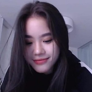 火爆新星：东南亚美女，高颜值、超可爱，清纯可人，超敏感！