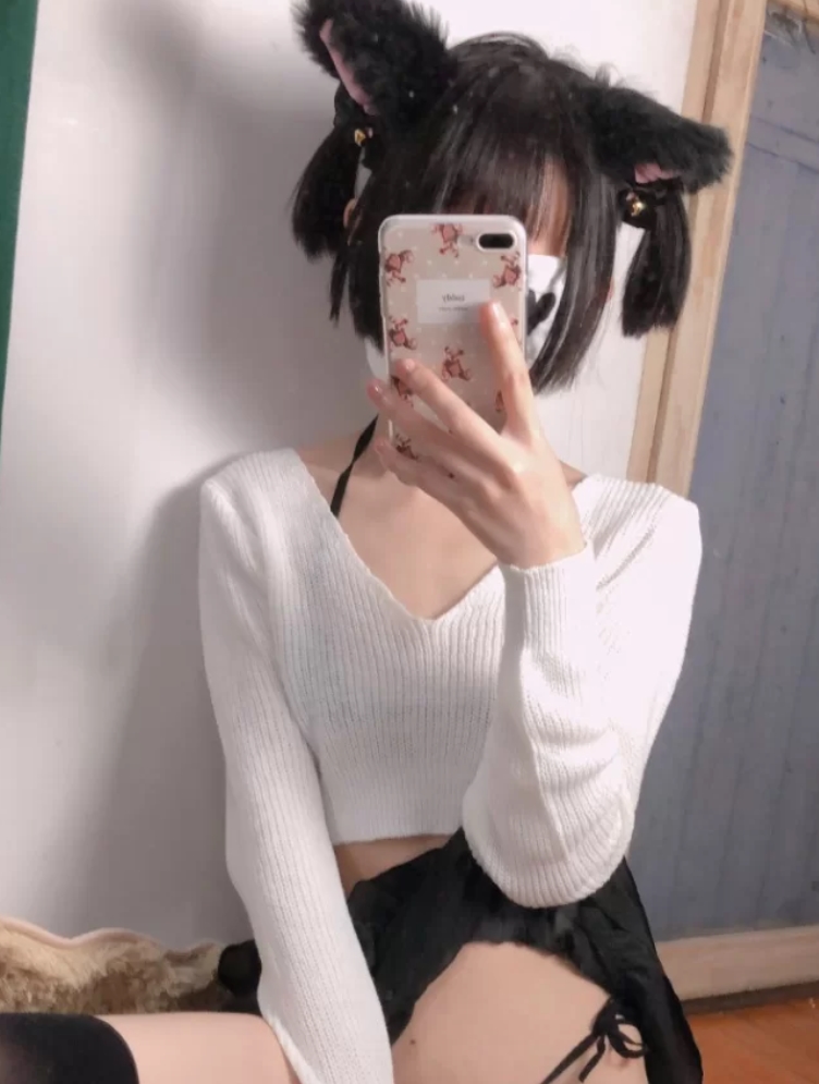 下载《[自行打包]推特小结巴[N+5.26GB][百度盘]》这部视频，享受小结巴带给你的精彩内容吧！