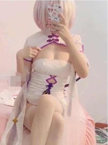 浮力姬夏花62V-2G私拍合集，粉嫩宅男女神活跃高涨