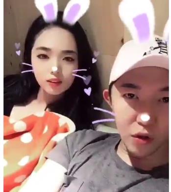 小情侣自拍时长14分钟小视频下载量4W全程露脸用嘴观看体验