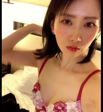 媚黑B子：狂T大物件，时长15分，小视频