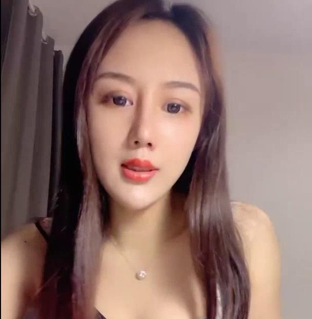 夏娃于小雅：9分颜值女神主播，资源丰富合作男生，视频精彩不容错过