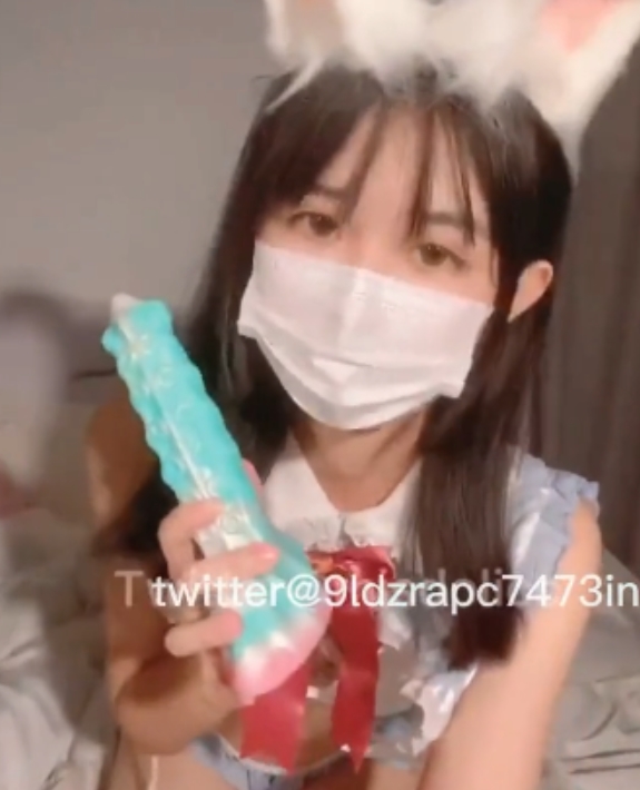 抖音风弹力摇764v+8.8G视频集，靓女主米菲首秀不可错过