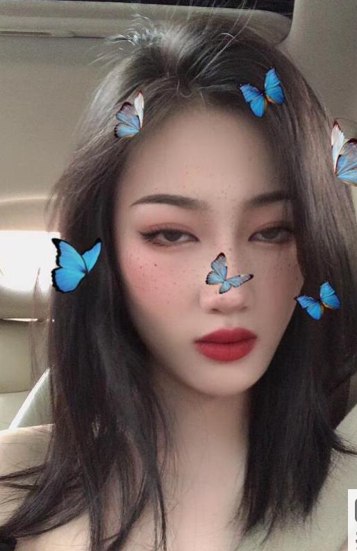 董柒柒：女神反差婊，高跟鞋精神分裂，2.6G视频合集