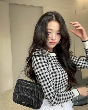 东北美少女Lisa：高挑身材，性感风格，舞蹈才艺，直播间经济收益