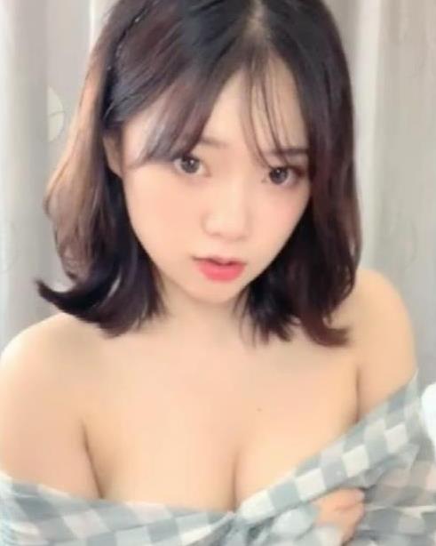 初樱幼齿美妞直播视频合集，玉兔表演21.5G