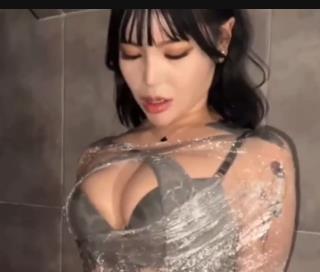 稀有资源自拍视频：S级美女N子身材尽显，马赛克遮挡关键部位，整容痕迹不影响魅力！