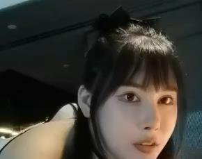 女神20V-359M：征服斗图界的颜值女王，GIF动图短视频精彩多多