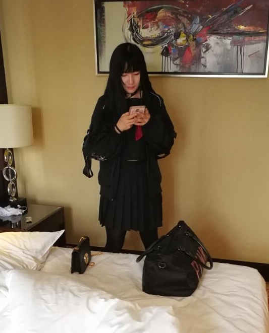 runa酱5000元事件揭秘：2G老资源交易真相视频曝光，群里八卦聊天揭秘