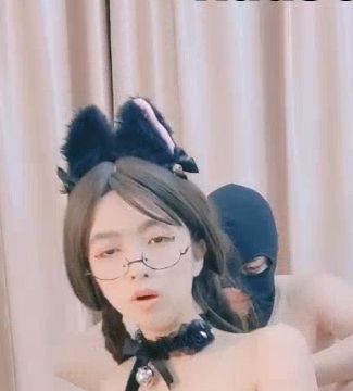 绝对是一部不容错过的黄瓜双洞大战黑丝靓女视频！