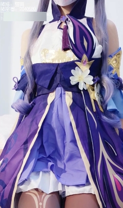 1.萌白COS服装：放飞自我的时尚之选2.刻晴一线天珠宝：捕捉璀璨星芒3.不明液体：拥抱神秘的自由4.打包1+1G：拓展无限可能5.百度盘：存储你的精彩瞬间