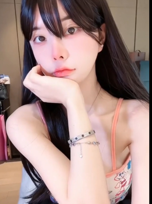 石头花：露脸反差婊热舞视频合集，放飞自我卡点百度盘富强