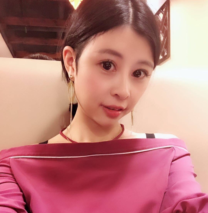 白嫩大罩杯精品合集：82v588p，5.75g，百度盘下载