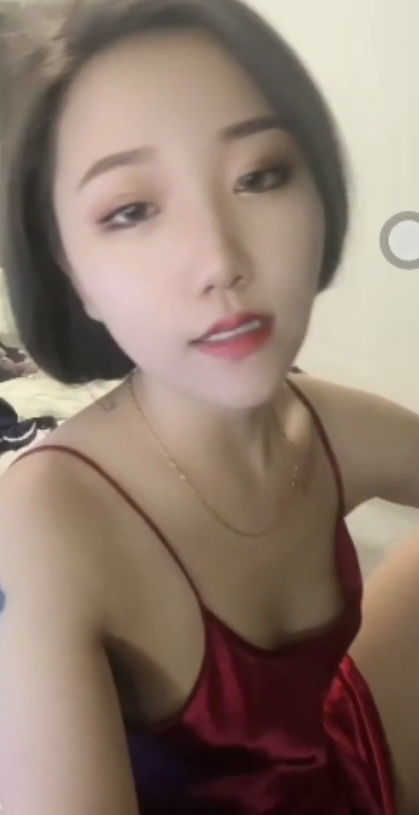 疯狂抖音外篇：抖音擦边10，高颜值美女主播直播秀，百度云永久链接