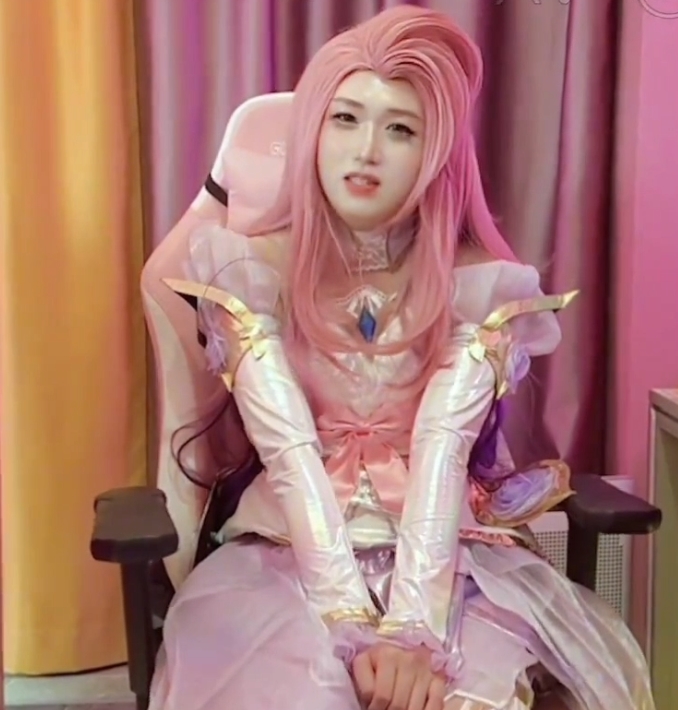 邢曦月TS主播付费福利合集：百度盘存放，大罩杯眼睛妹航空大学厕拍传媒网红脸骚鸡丝足熟女偷吃台湾约会coser福利姬等，总计16.5GB