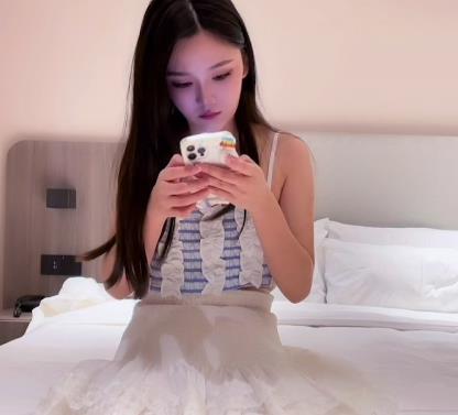 高端圈外系列探秘小飞哥最新视频合集，12部优质作品，清纯校花与童颜女神，9.5G震撼体验，尽在3000元壕无人性之选！