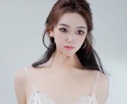 “网易奶宝”自拍精华：8分钟聊天时长，车衣精彩下载观看