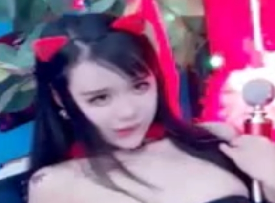 恋夜妮子：百度收藏115，视频魅力无限