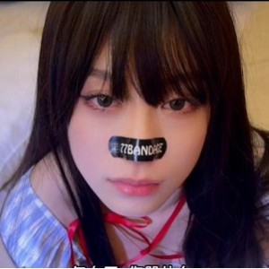 创可贴贴最新自拍合集1V922M，独特全程露脸，精彩角度多，值得一看！