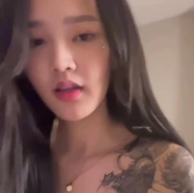 清新嫩妹自拍视频1V643M6分12秒张馨予最美李莫愁