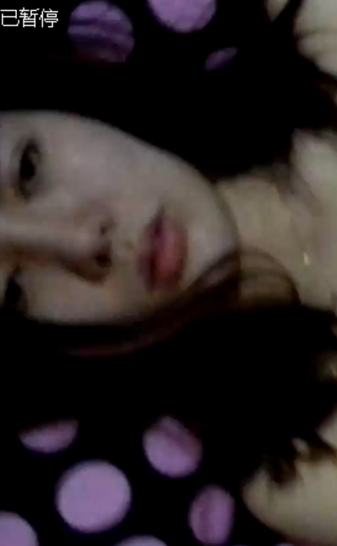 高颜值美女自拍视频曝光：热恋互动揭秘