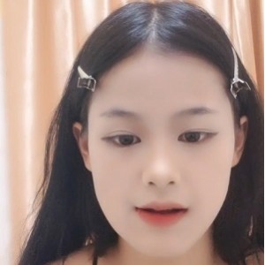 清秀可爱的嫩妹表演，水花狂喷V3+3.5G视频