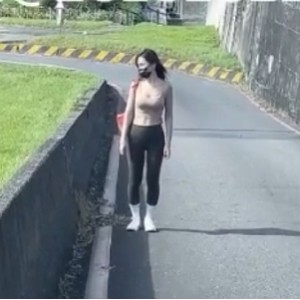 媚黑妻子户外互动最新合集186V31G，精彩互动收藏