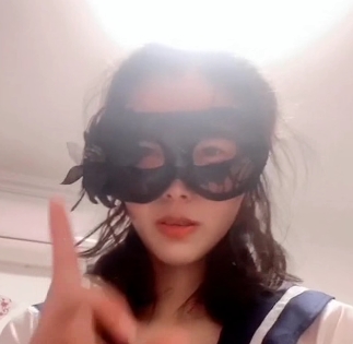 优质少妇丝袜红色高跟鞋合集700M，性感诱惑