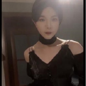 TS潼潼合集[18V2.4G]，男孩身化妆自拍，服装多样，18部作品，下载观看！