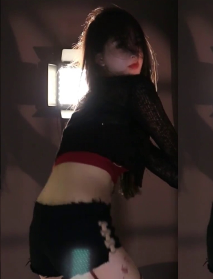 斗鱼主播南妹儿呀热舞合集23V4.13G，原版无水搬运