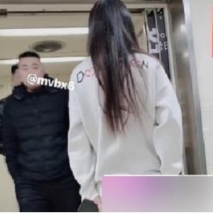 推特网红QT浅人前合集1V82P981M，身材完美黑袜奔放，医院检查精彩瞬间