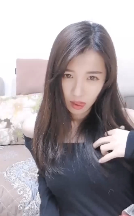 **直播圈菲菲热辣全集38G水蛇腰大放送**