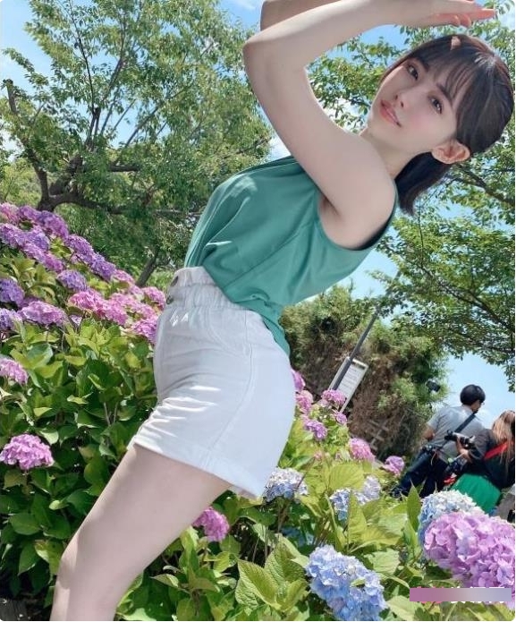 抖音蜜桃臀三寸妹子热舞大礼包7部32G太水嫩