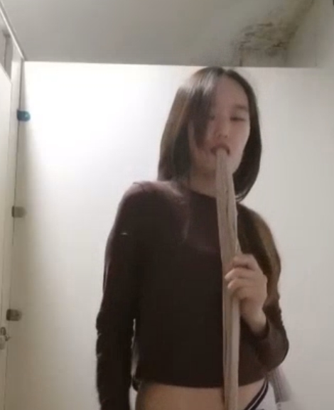 厕所拍摄65部合集雪儿推特15.6G疯狂实拍