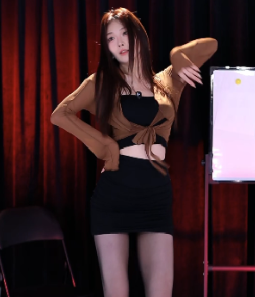 美腿抖音虞姿热舞合辑45v4.7G某处紧实大