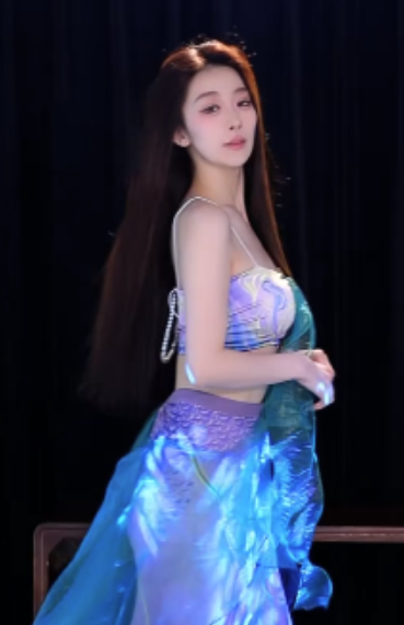 美腿抖音虞姿热舞合辑45v4.7G某处紧实大