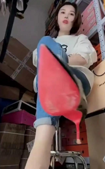 馨爷抖音丝足定制内容7部235M太惊艳