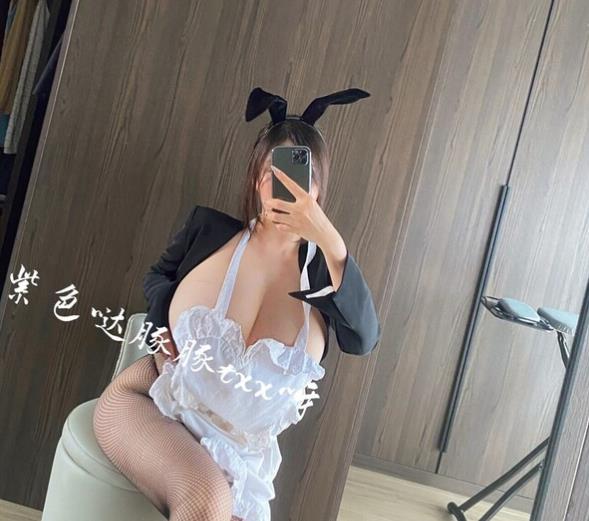 童小芯紫色哒豚豚虎牙高能名场面合集74部7.44G地表最强