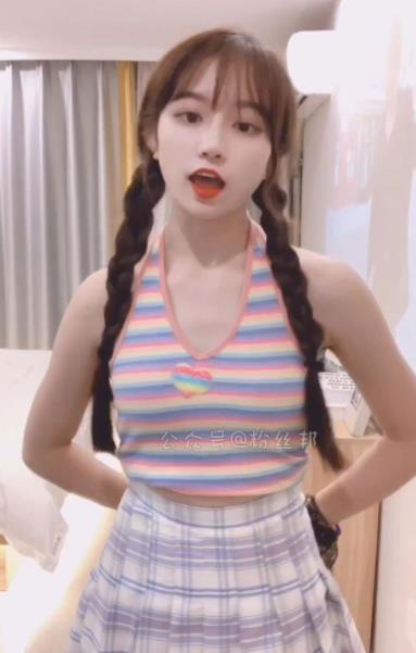 虎牙不见星空学生妹私人定制2部1.2G好会扭