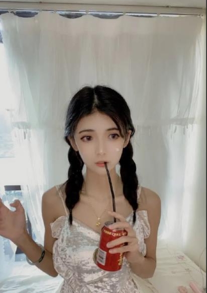 斗鱼狗头妹子吃瓜事件合集1.6G遭疯传